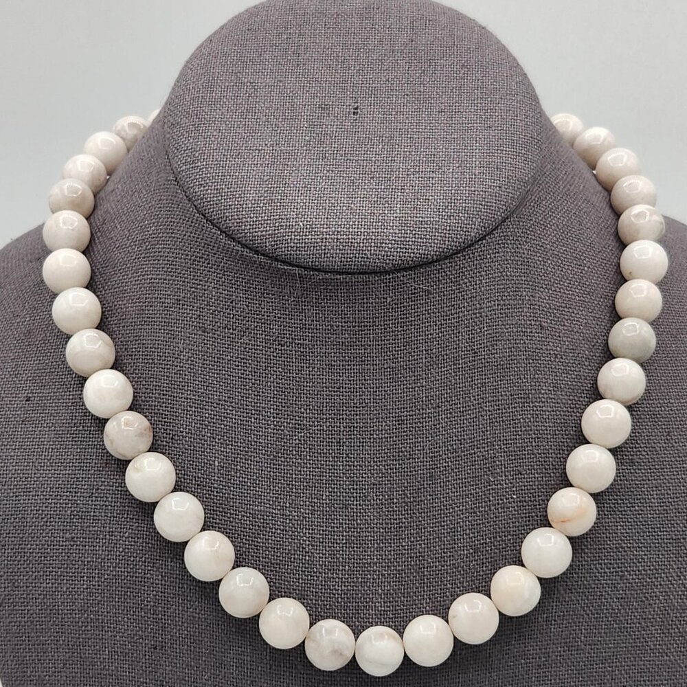 New Never Worn 18" 10mm White Agate Beaded Necklace w/925 Sterling clasp
